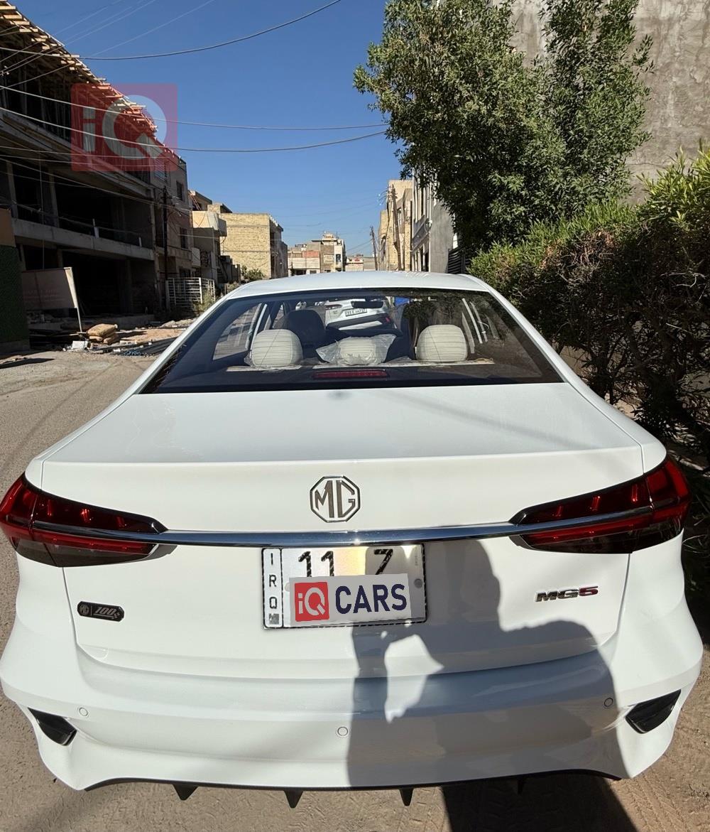 MG 5 Plus